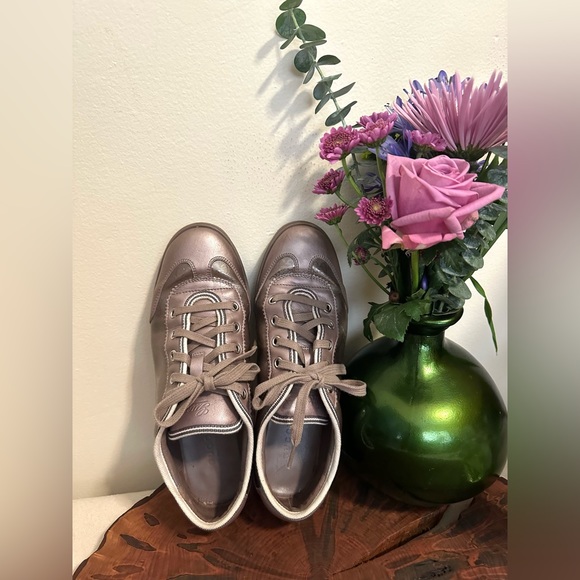 AUTH Gucci Women’s Leather sneakers Size EU 37 EUC - Picture 1 of 7